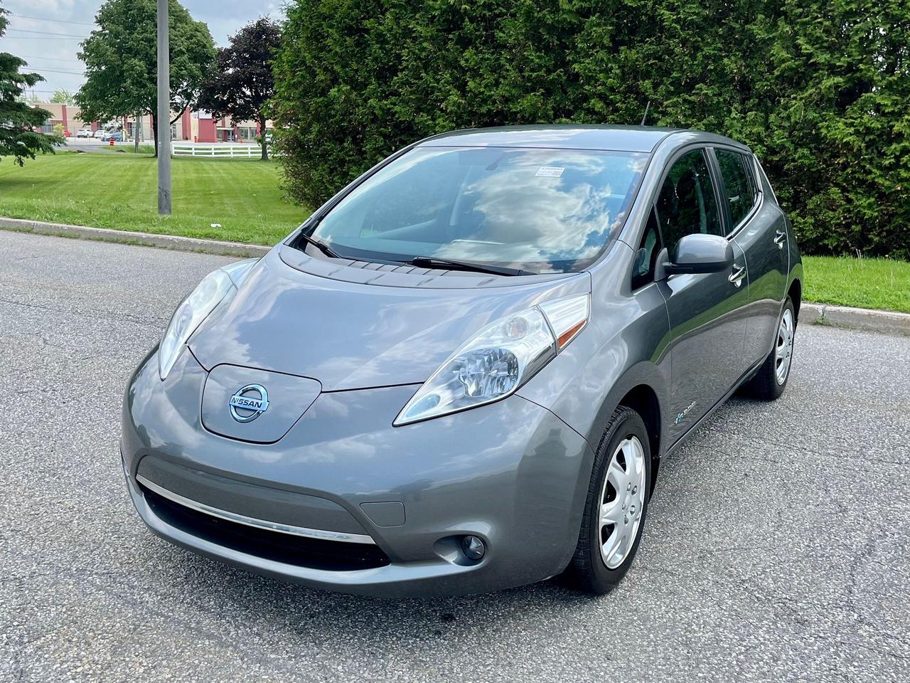 2015 Nissan Leaf S - Photo #1