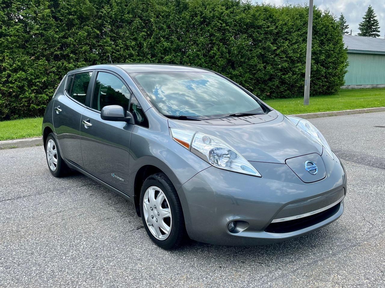 2015 Nissan Leaf S - Photo #2