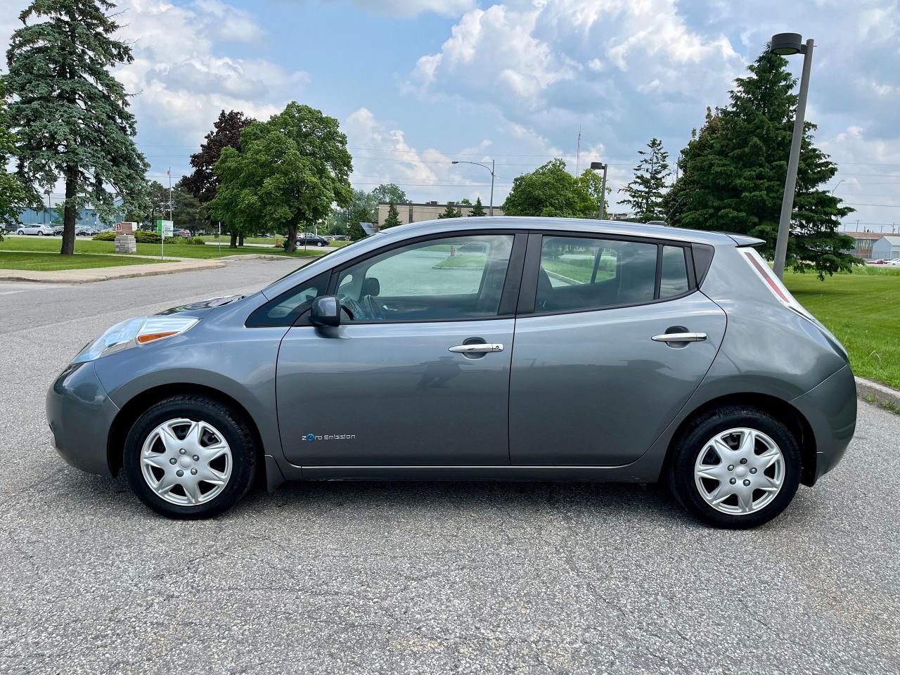 2015 Nissan Leaf S - Photo #4