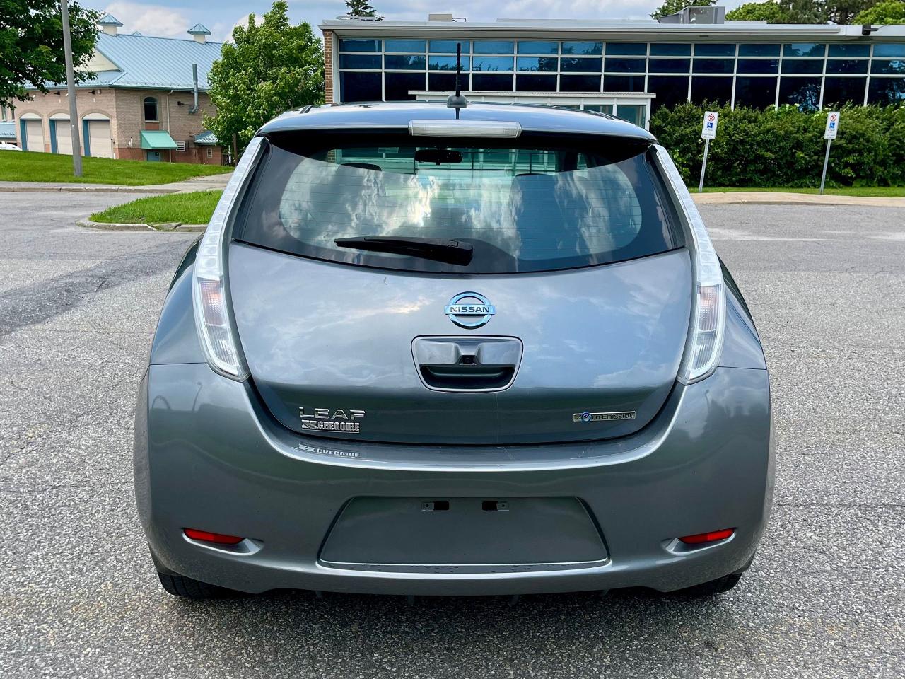 2015 Nissan Leaf S - Photo #8
