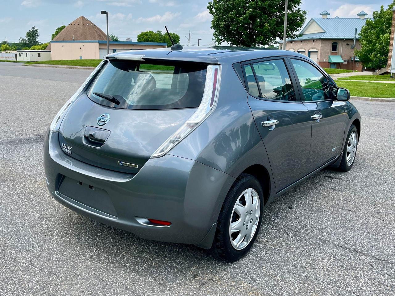 2015 Nissan Leaf S - Photo #7