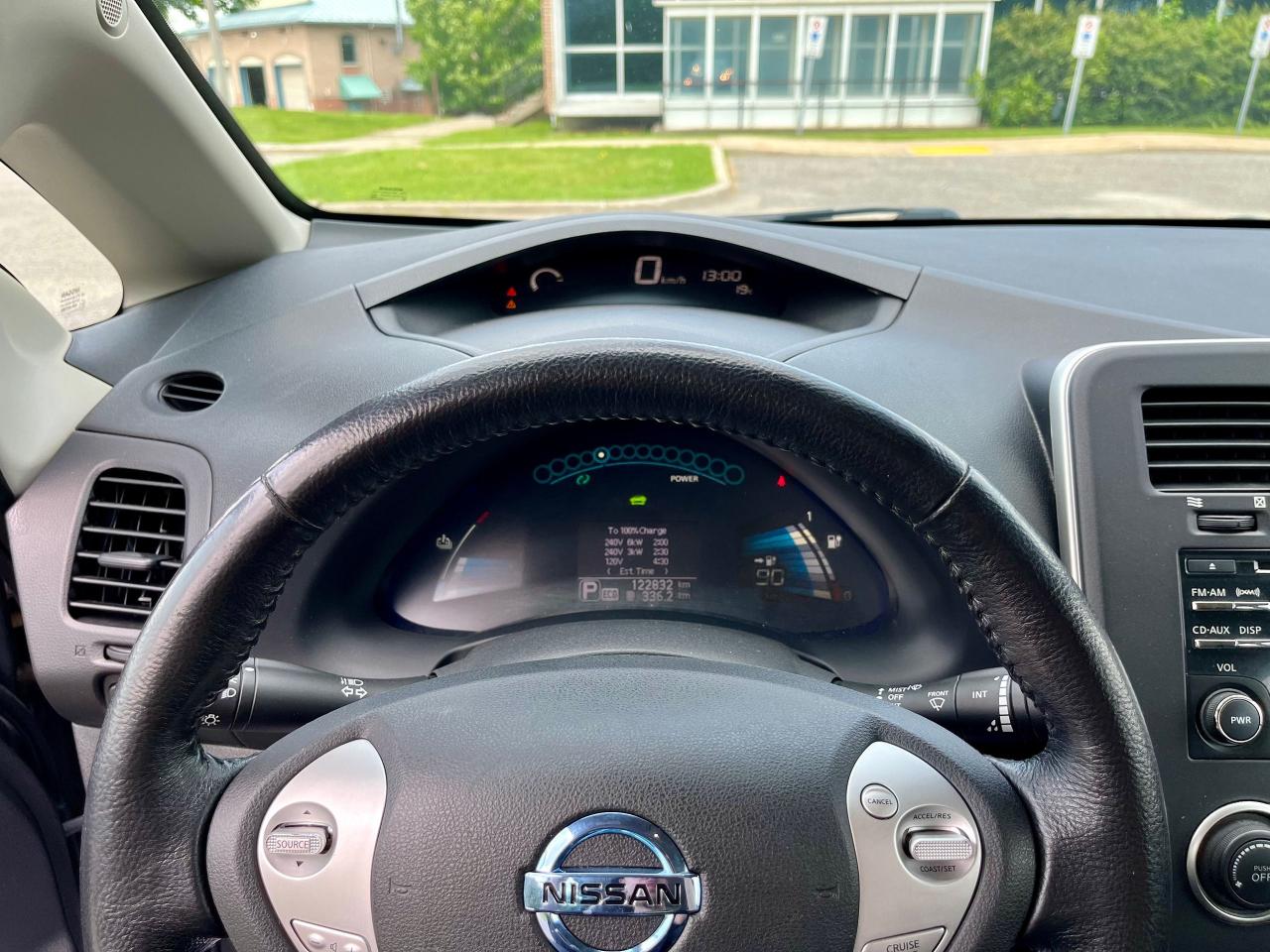 2015 Nissan Leaf S - Photo #13