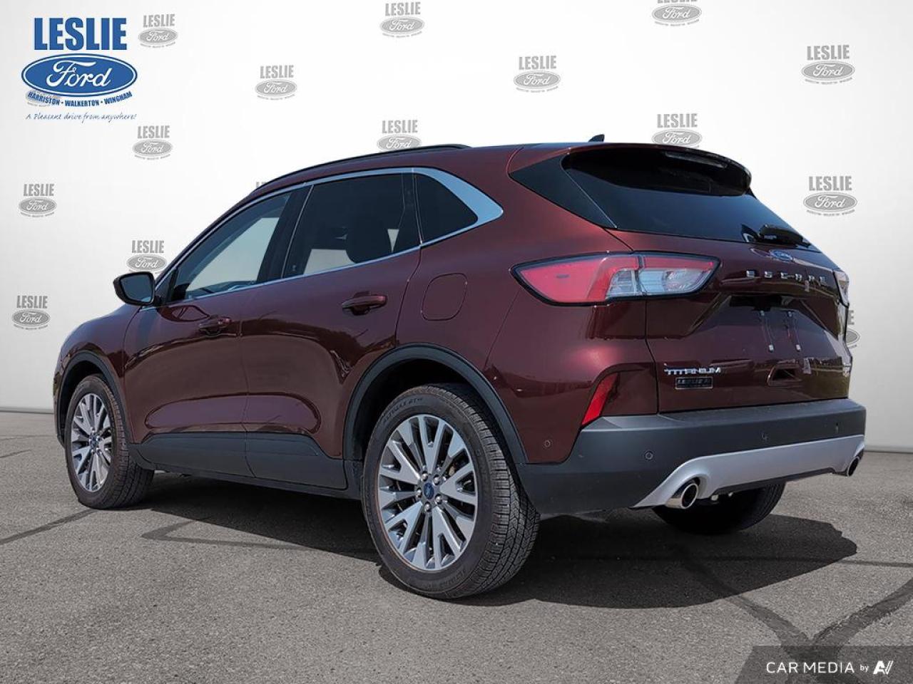 2021 Ford Escape TITANIUM HYBRID AWD Photo3