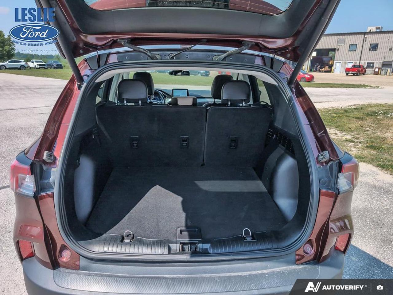 2021 Ford Escape Titanium Hybrid AWD Photo