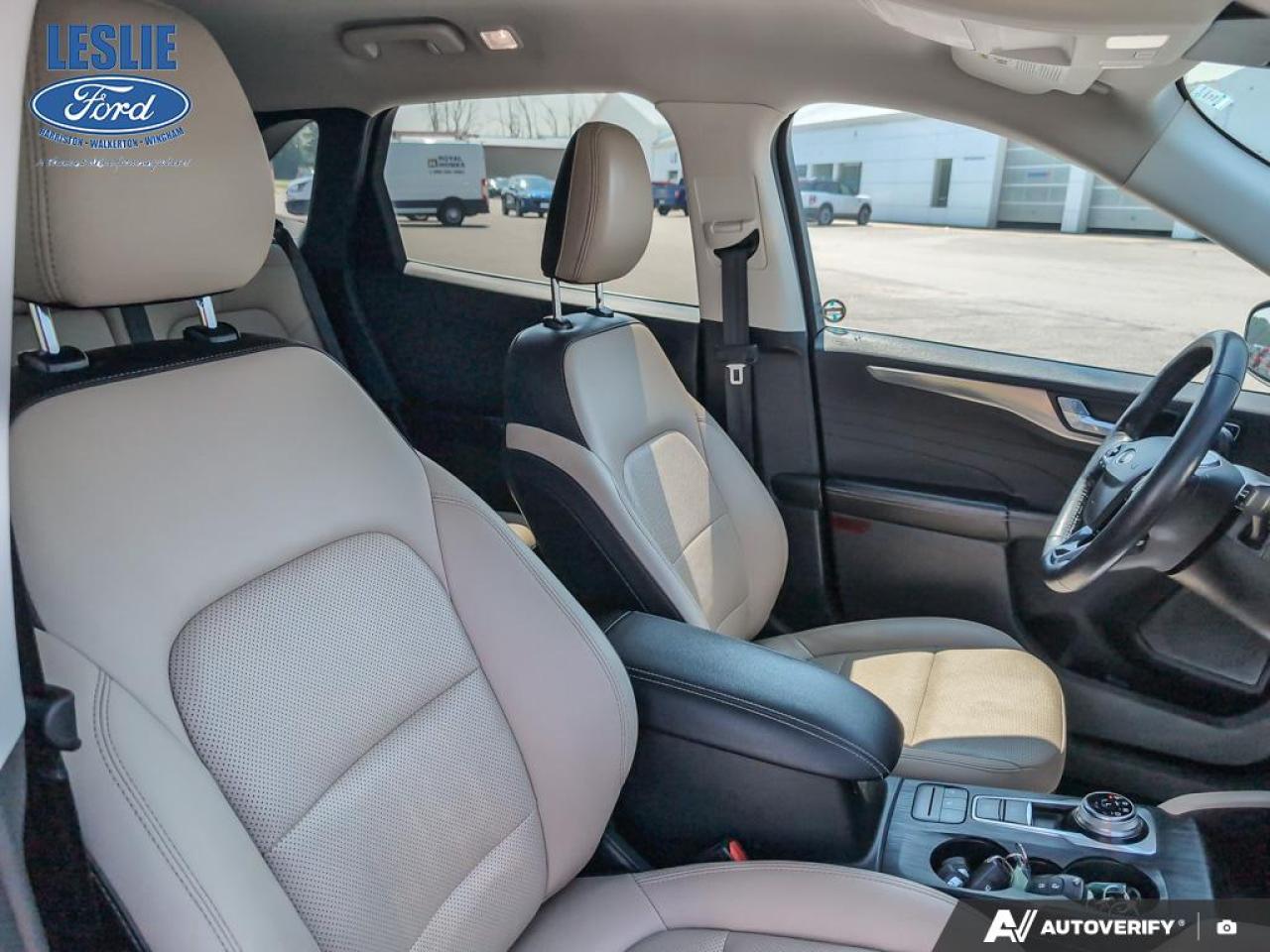 2021 Ford Escape Titanium Hybrid AWD Photo