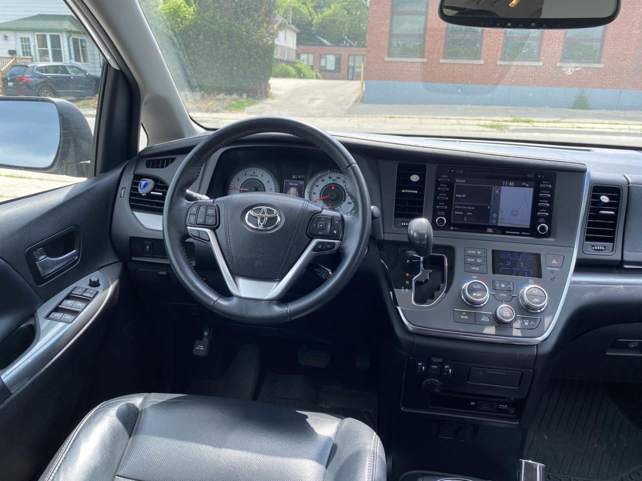 2019 Toyota Sienna SE 8-Passenger - Photo #8