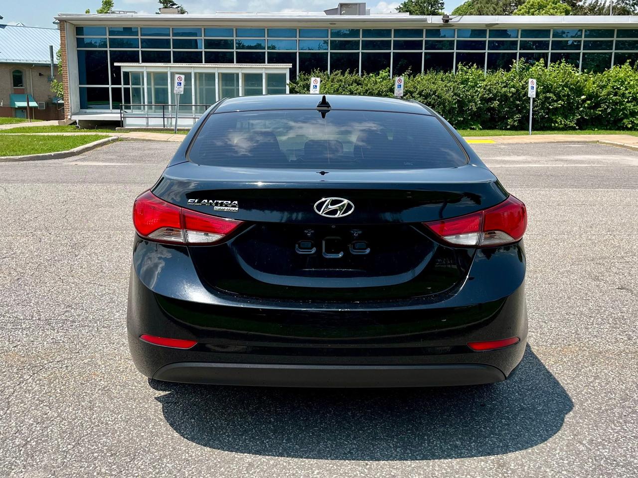 2016 Hyundai Elantra GL - Photo #8