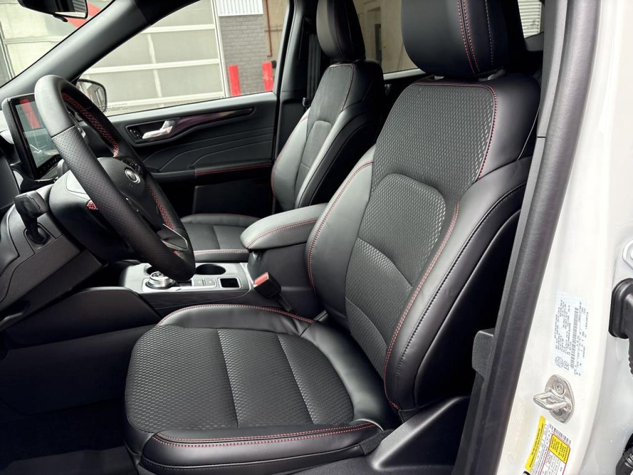 2025 Ford Escape ST-Line 300A Photo5
