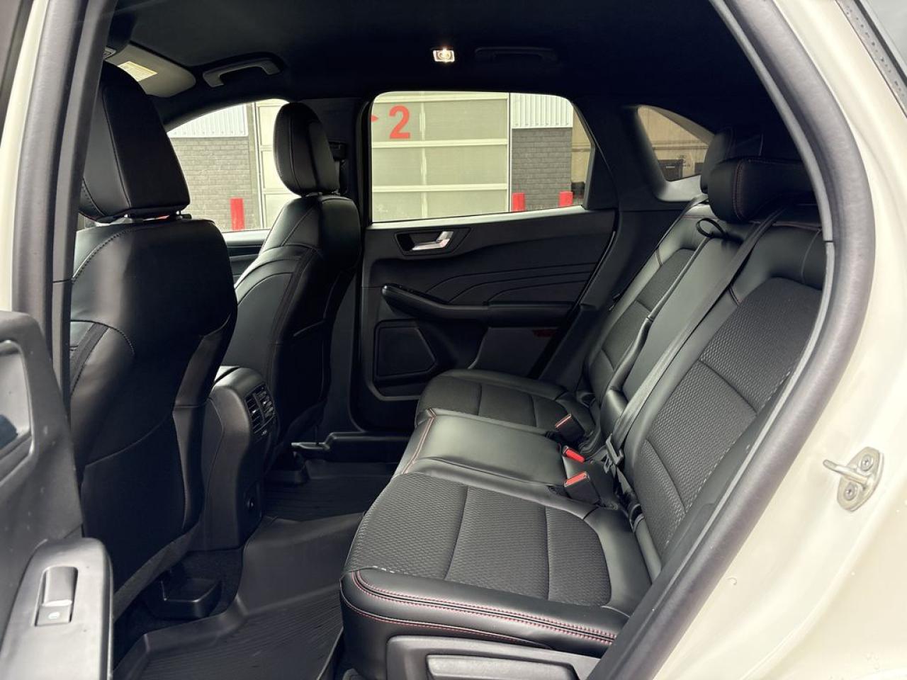 2025 Ford Escape ST-Line 300A Photo5