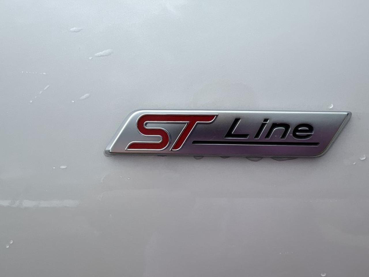 2025 Ford Escape ST-Line 300A Photo5