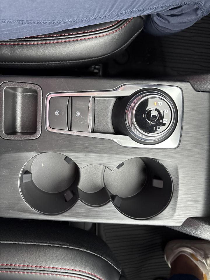 2025 Ford Escape ST-Line 300A Photo5