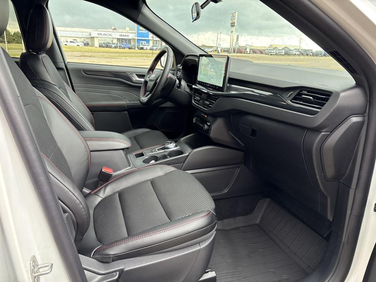 2025 Ford Escape ST-Line 300A Photo5