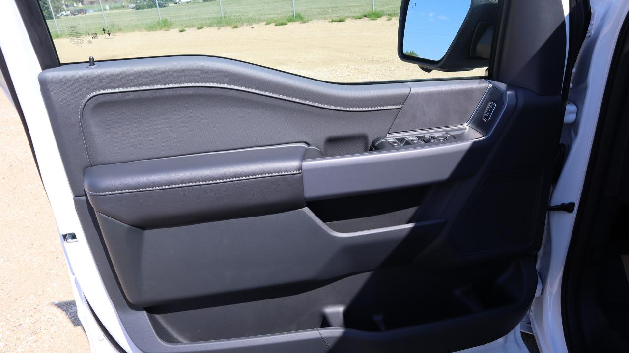 2025 Ford F-150 XLT Photo5