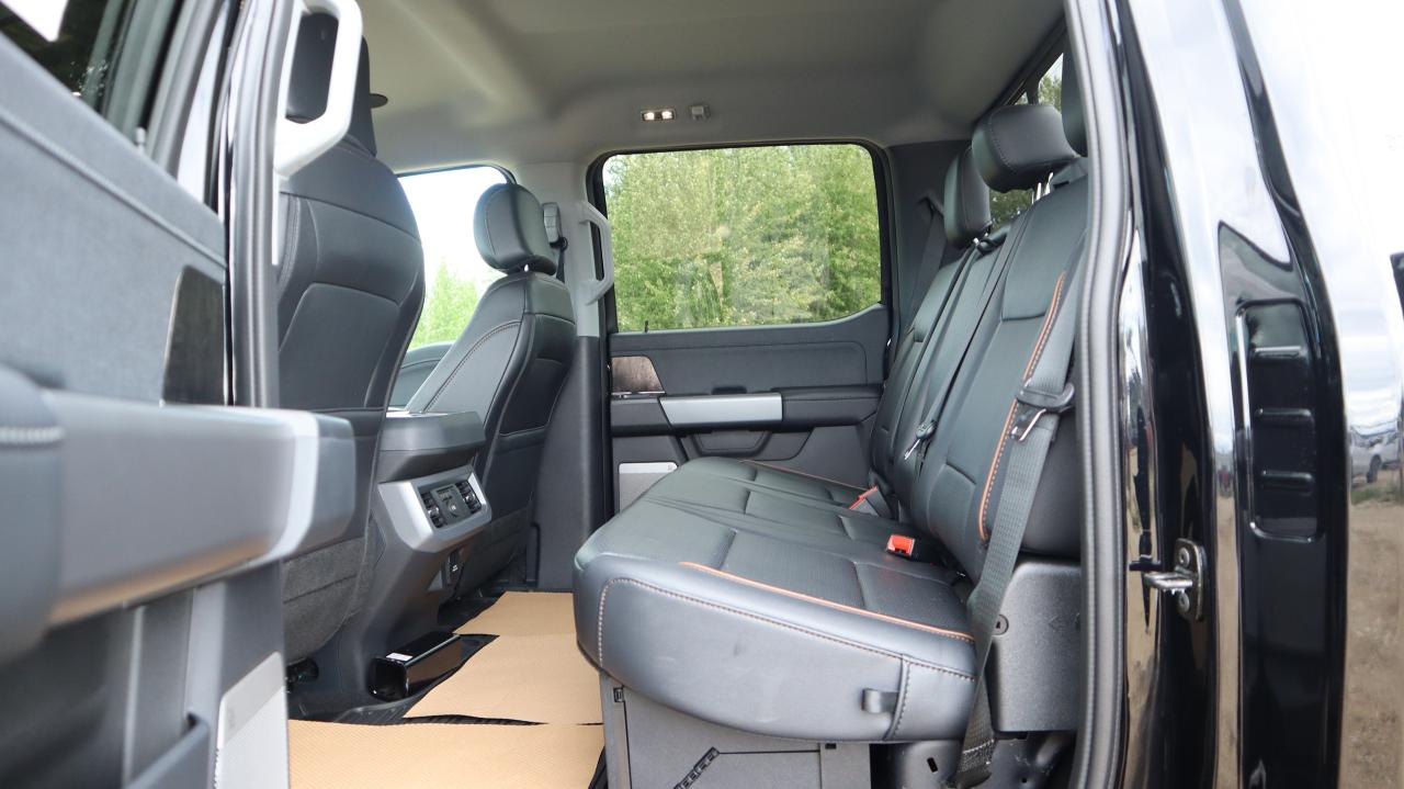 2025 Ford F-350 Super Duty SRW Lariat Photo5