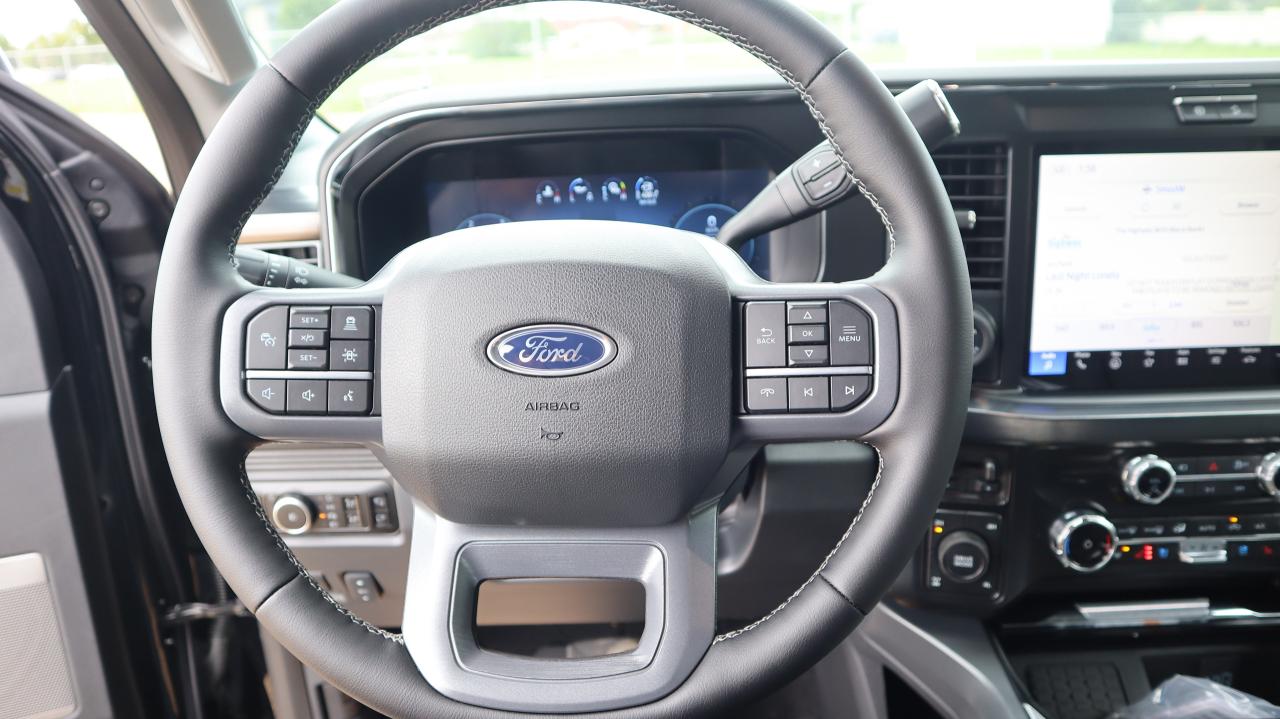 2025 Ford F-350 Super Duty SRW Lariat Photo5