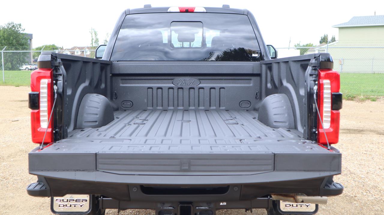 2025 Ford F-350 Super Duty SRW Lariat Photo5