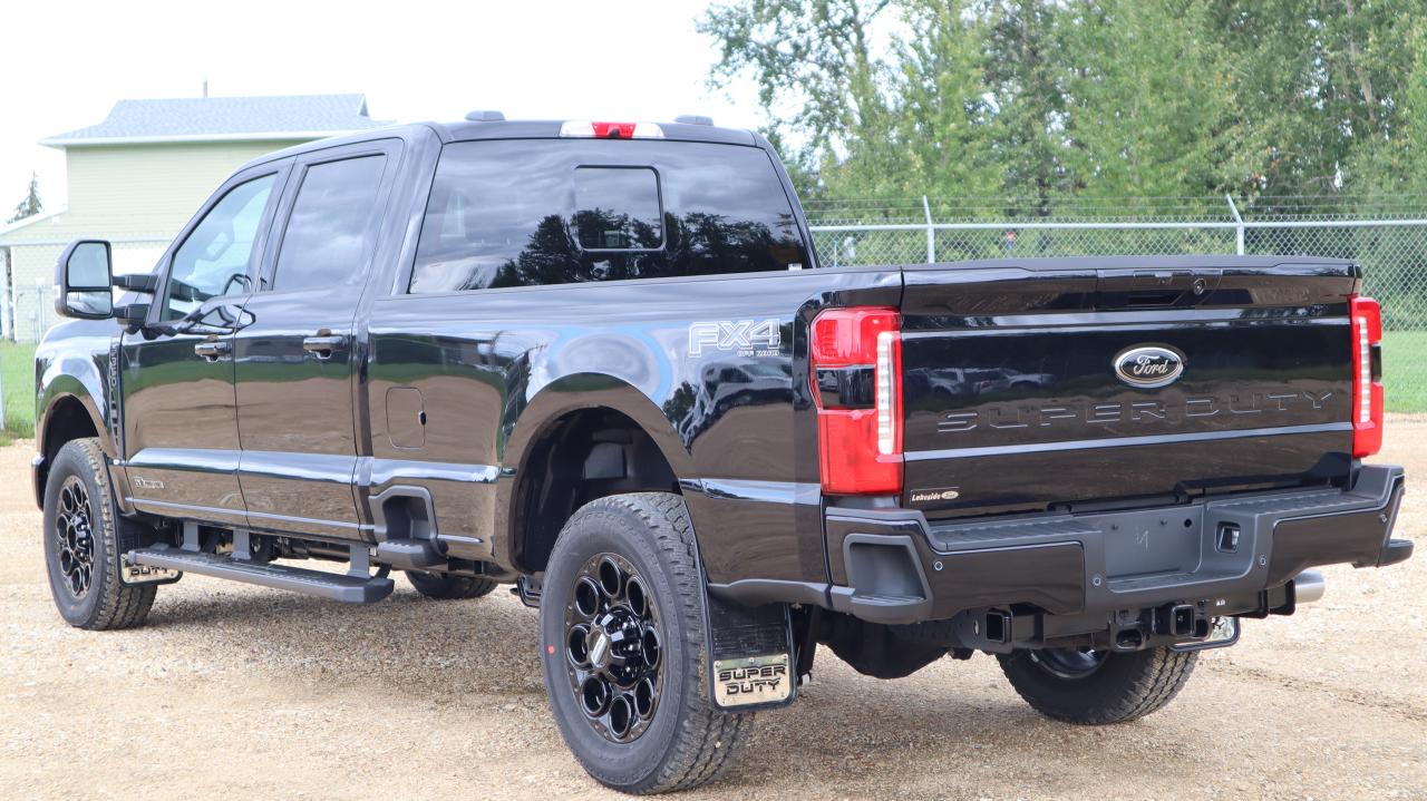 2025 Ford F-350 Super Duty SRW Lariat Photo5