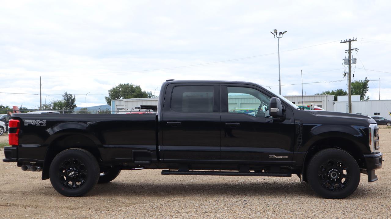 2025 Ford F-350 Super Duty SRW Lariat Photo4
