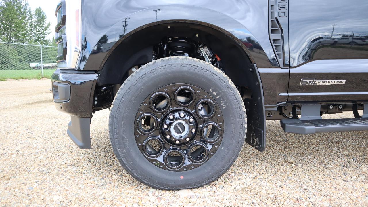 2025 Ford F-350 Super Duty SRW Lariat Photo5