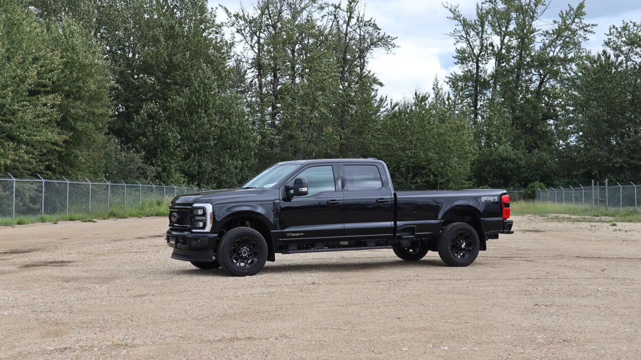 2025 Ford F-350 Super Duty SRW Lariat Photo0