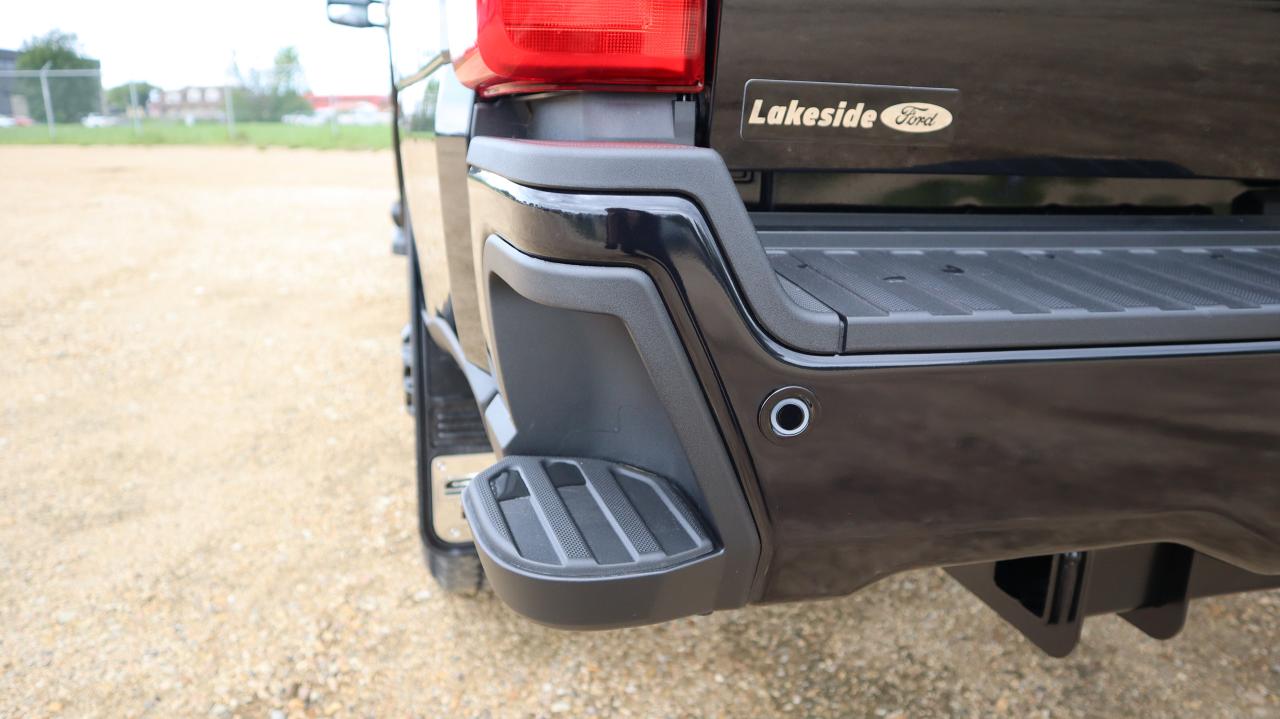 2025 Ford F-350 Super Duty SRW Lariat Photo5