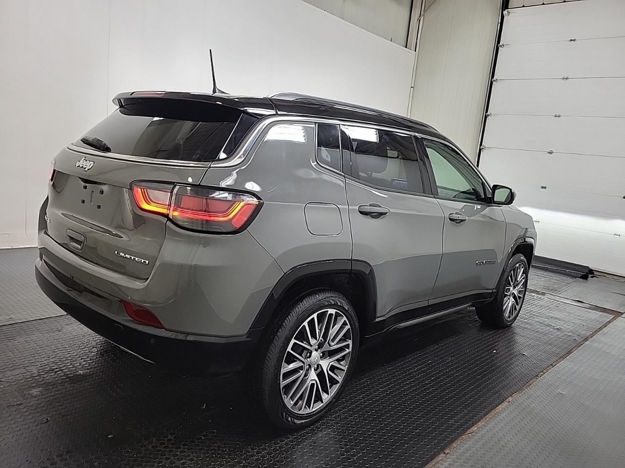 2023 Jeep Compass Limited 4X4 - Photo #2