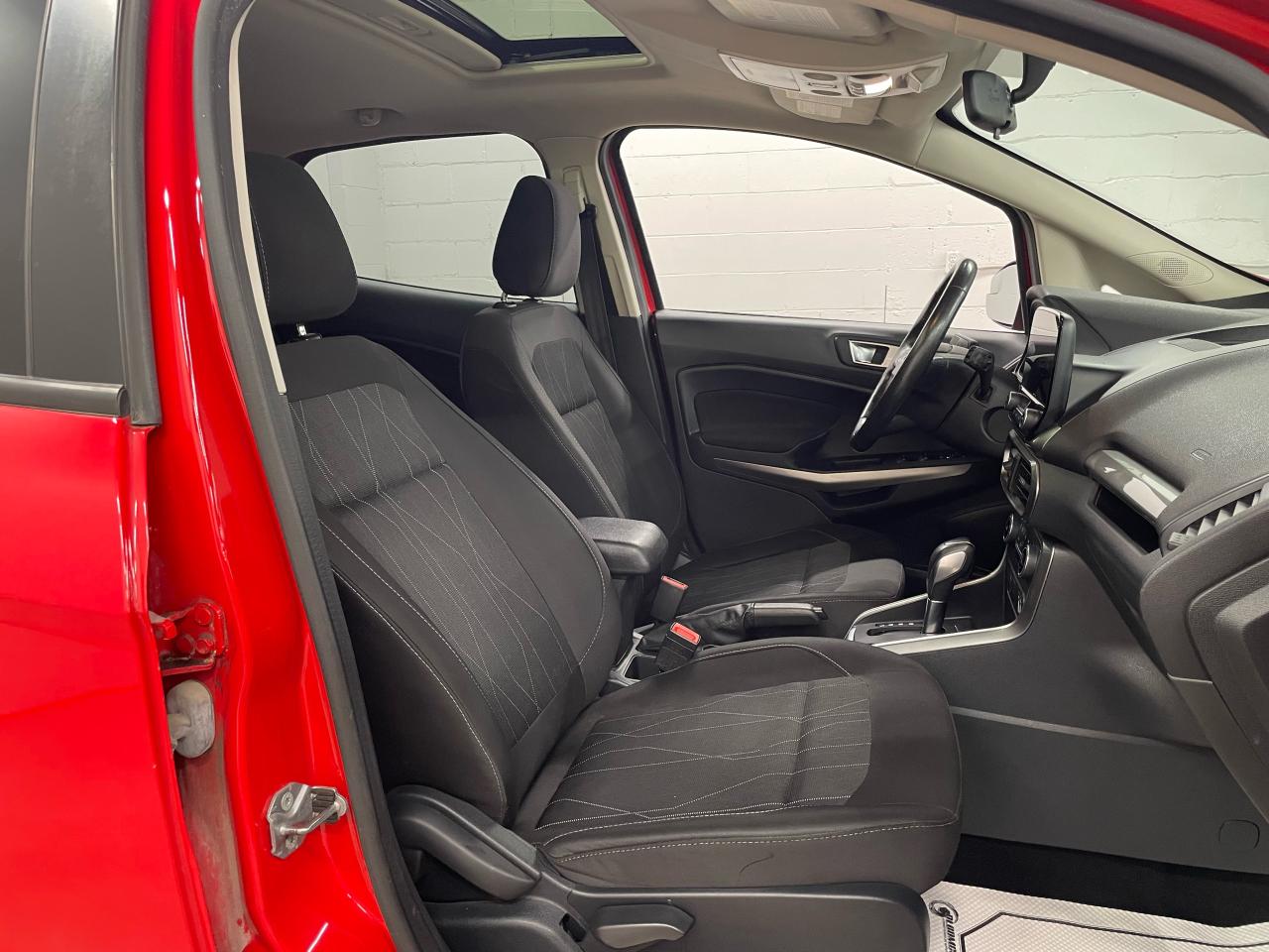 2018 Ford EcoSport SE Photo11