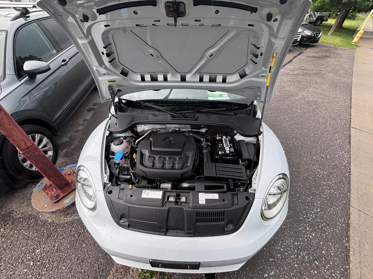 2018 Volkswagen Beetle LOW KM STUNNING BEETLE! - Photo #25