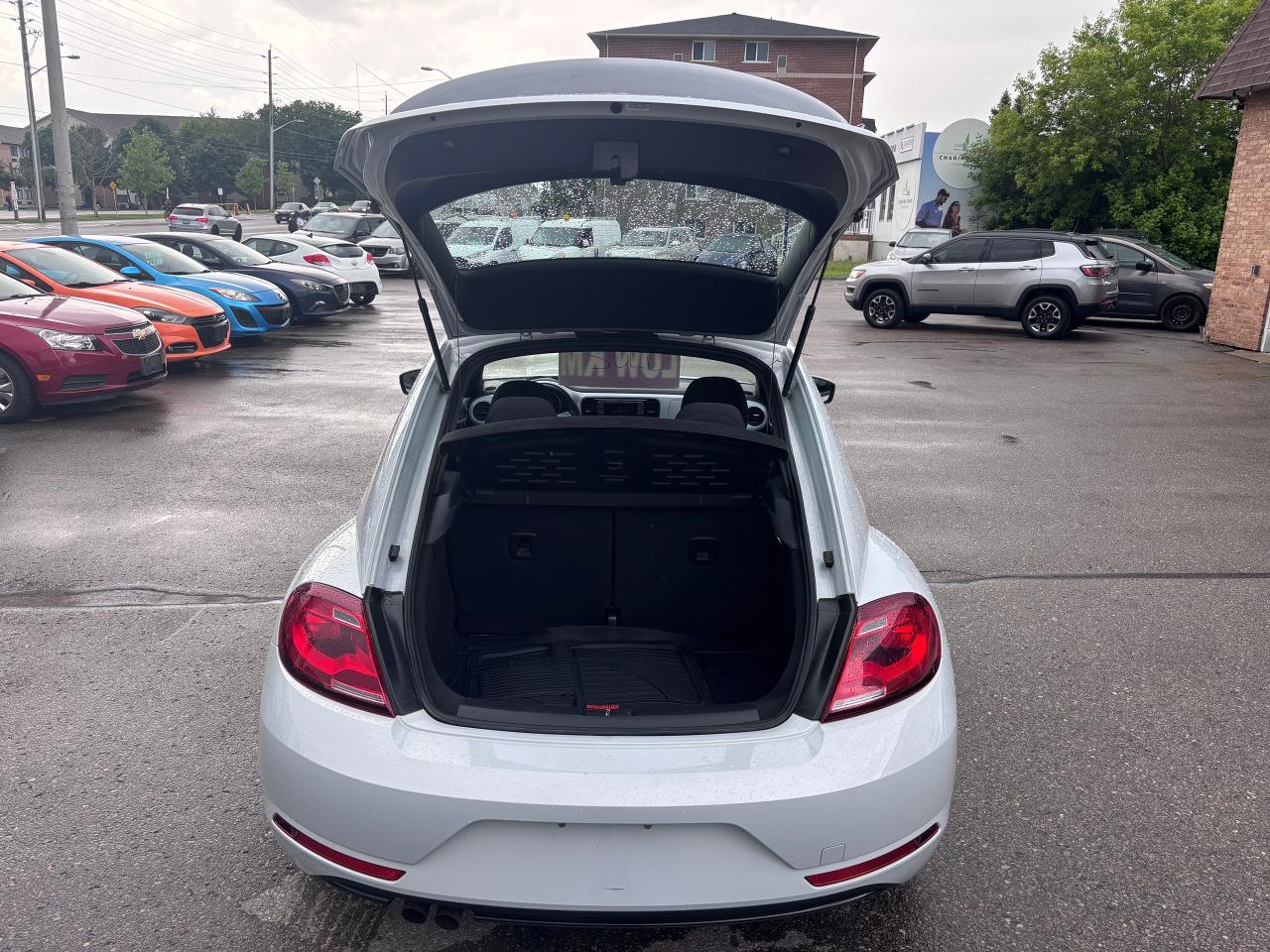 2018 Volkswagen Beetle LOW KM STUNNING BEETLE! - Photo #9
