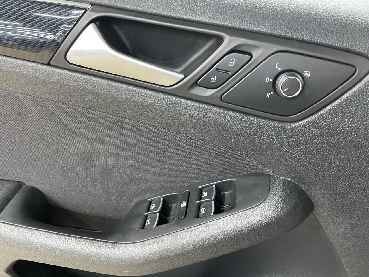 2016 Volkswagen Jetta 1.8T Sport Photo12