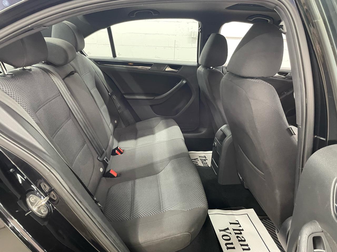 2016 Volkswagen Jetta 1.8T Sport Photo9