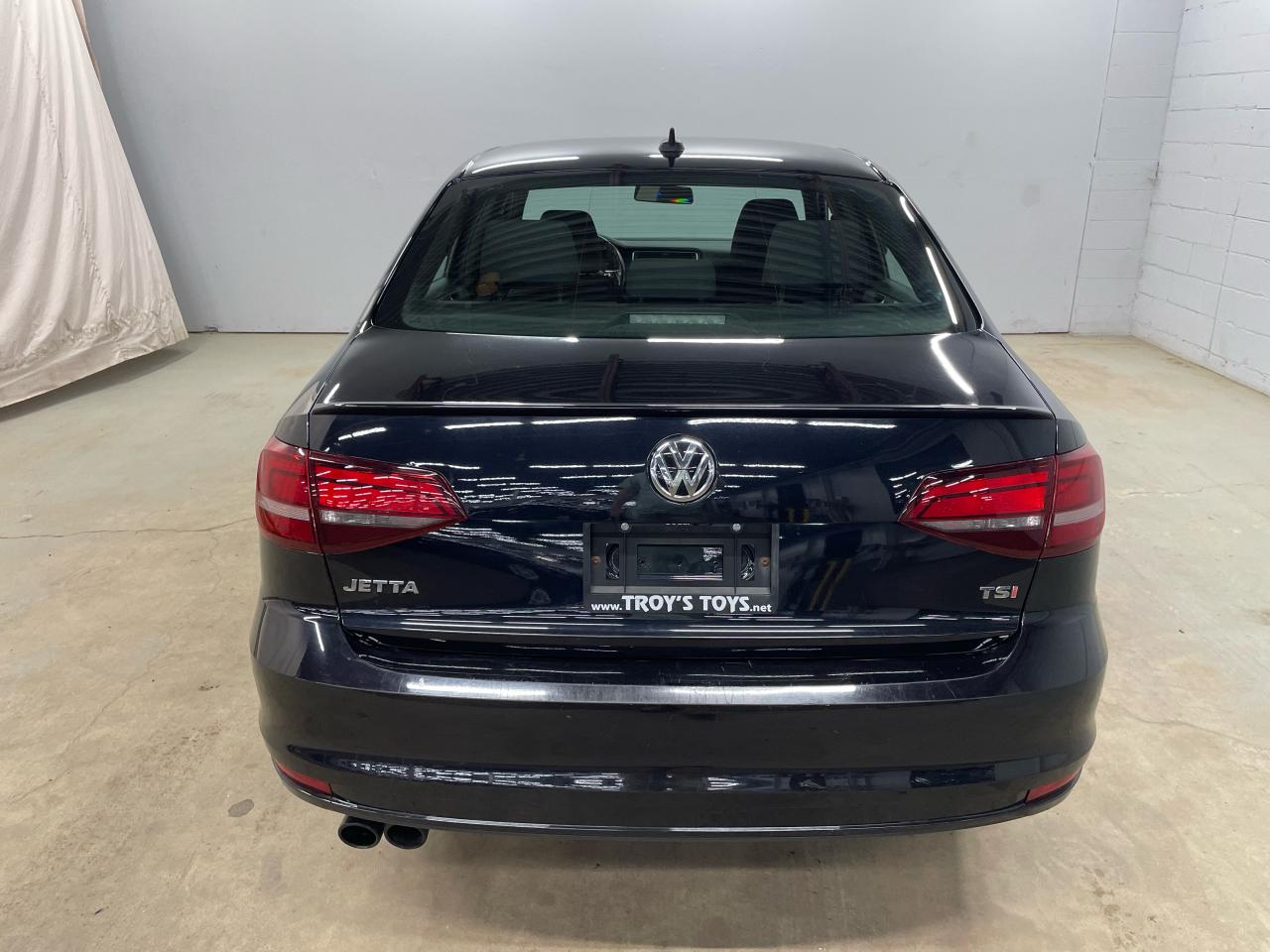 2016 Volkswagen Jetta 1.8T Sport Photo5