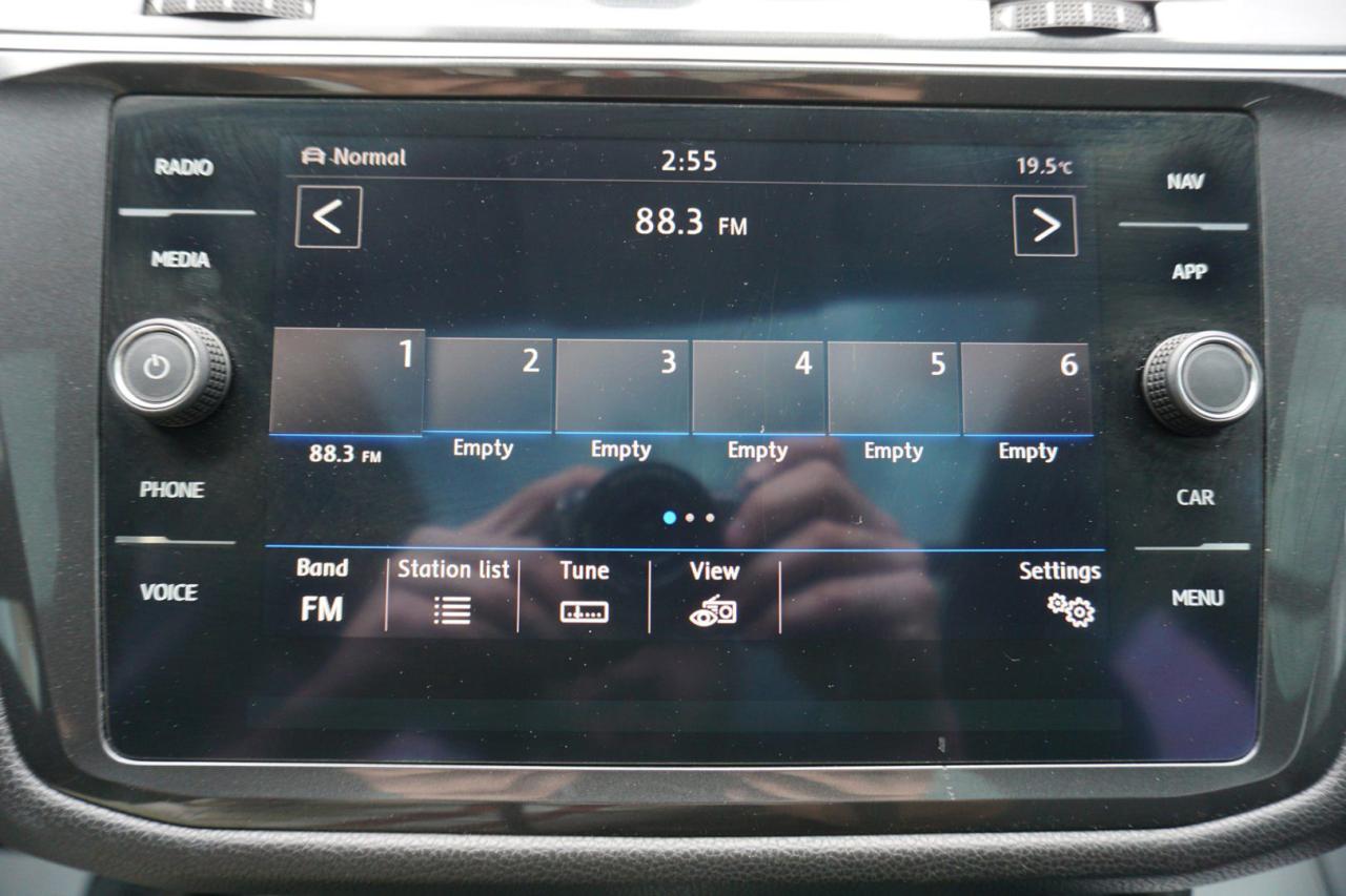 2018 Volkswagen Tiguan 2.0 COMFORTLINE AWD CERTIFIED CAMERA NAV BLUETOOTH LEATHER HEATED SEATS PANO ROOF CRUISE ALLOYS - Photo #25