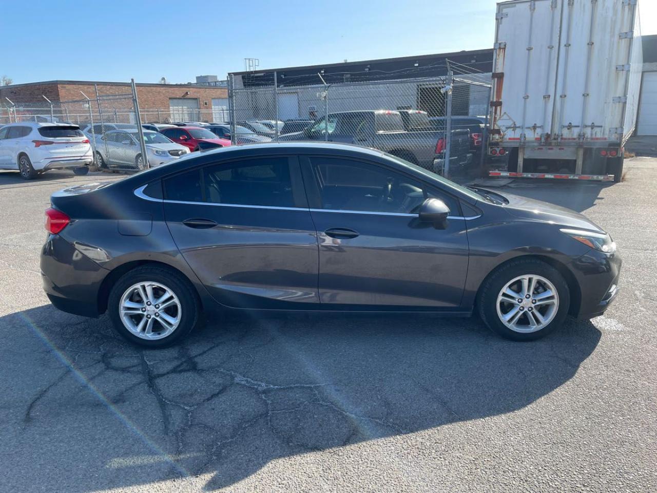 2017 Chevrolet Cruze LT MODEL, REARVIEW CAMERA, HEATED SEATS Photo8