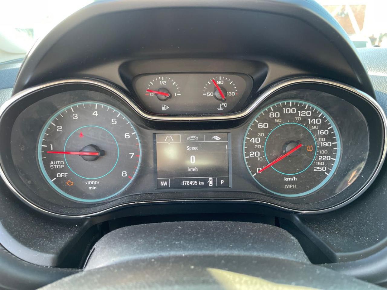 2017 Chevrolet Cruze LT MODEL, REARVIEW CAMERA, HEATED SEATS Photo13