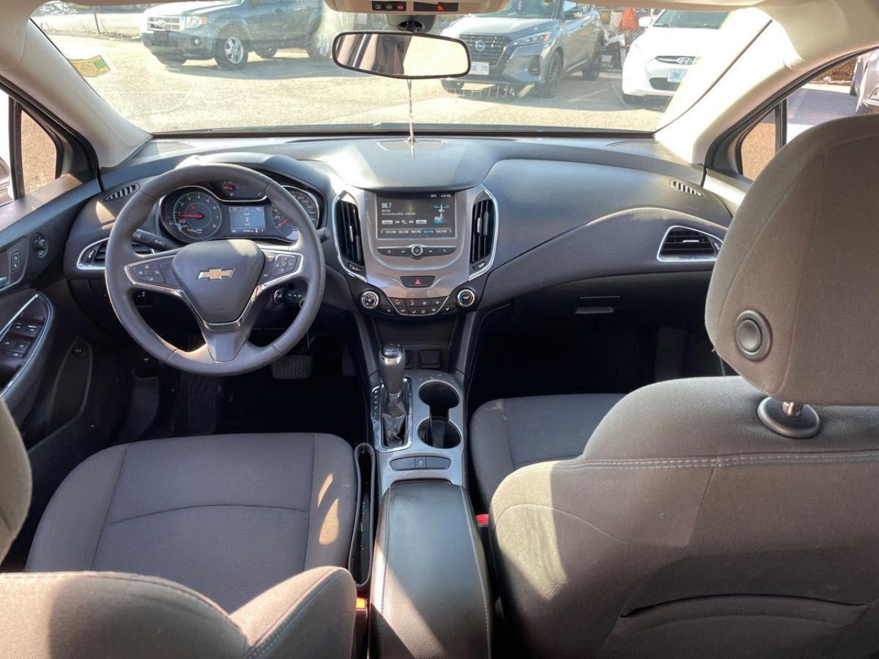 2017 Chevrolet Cruze LT MODEL, REARVIEW CAMERA, HEATED SEATS - Photo #14