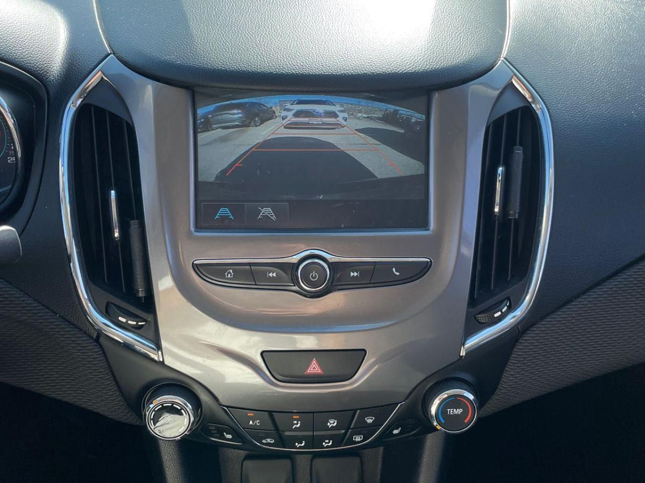 2017 Chevrolet Cruze LT MODEL, REARVIEW CAMERA, HEATED SEATS - Photo #19