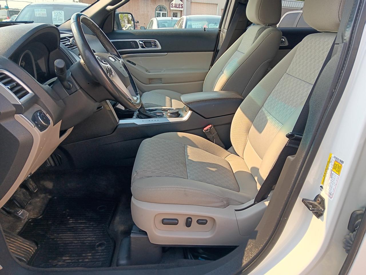 2012 Ford Explorer XLT 7 Pass 4x4 Remote Start, Htd Seats - Photo #13