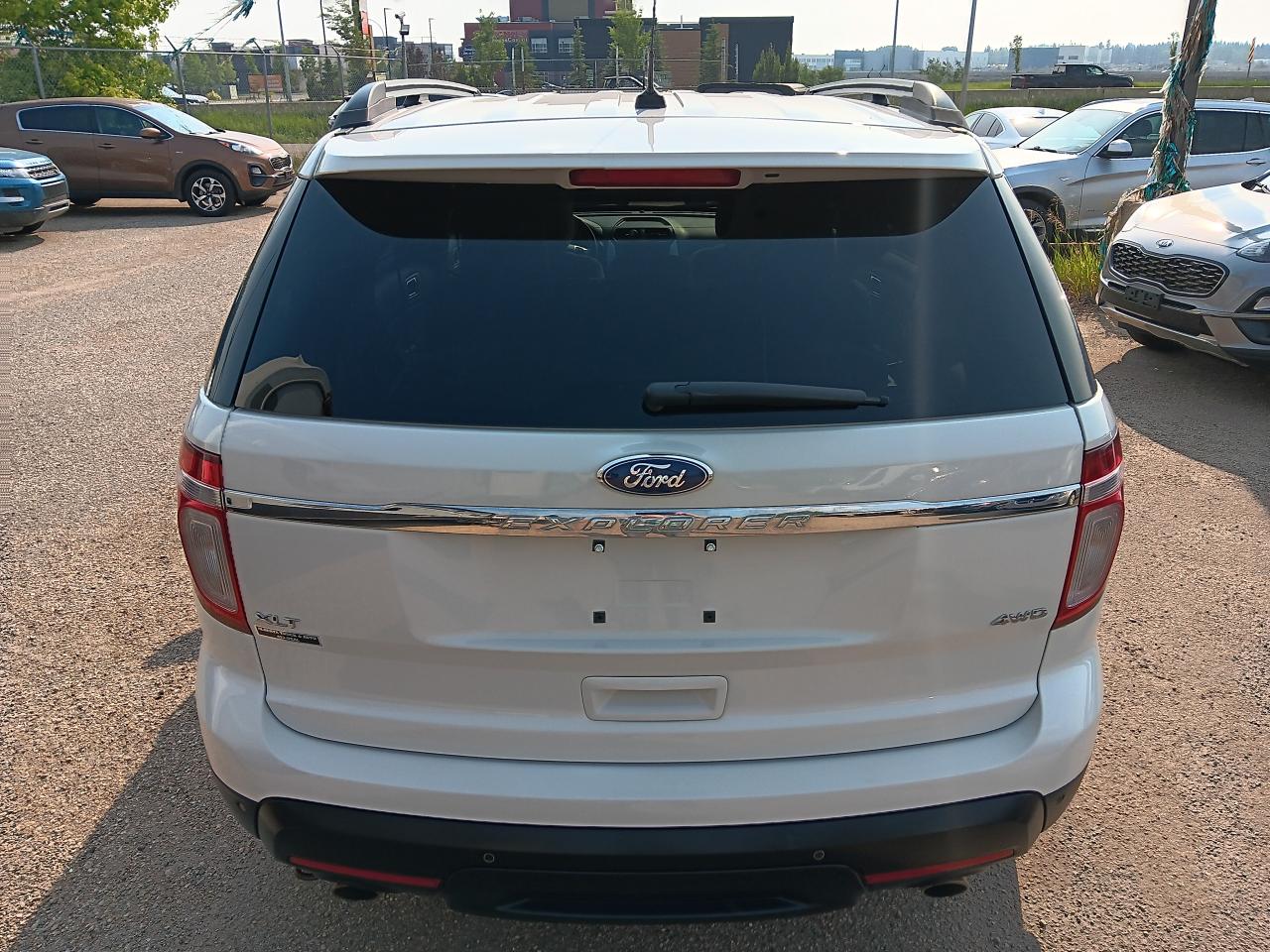 2012 Ford Explorer XLT 7 Pass 4x4 Remote Start, Htd Seats - Photo #4