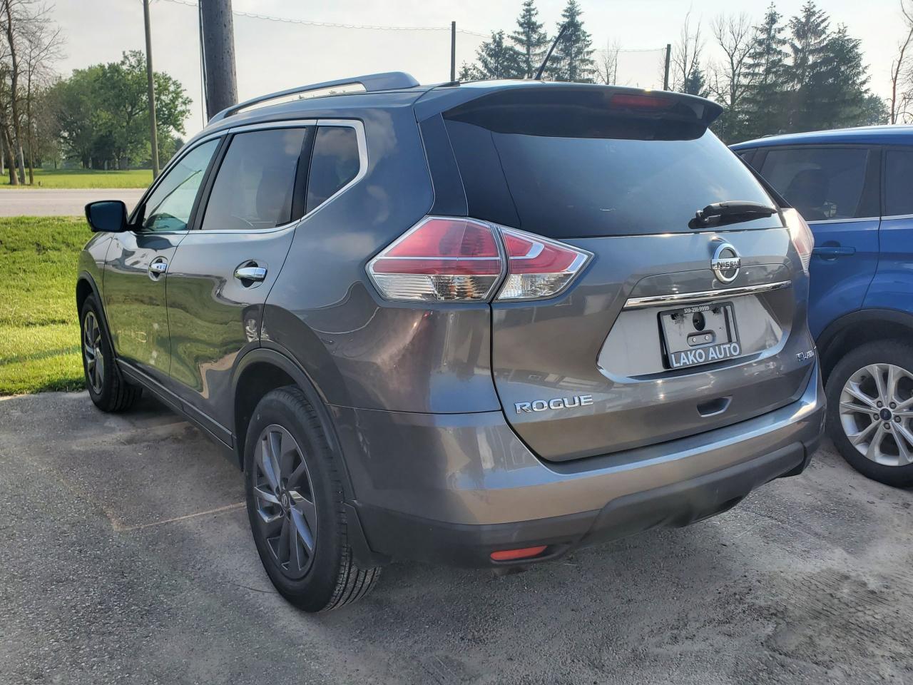 2016 Nissan Rogue SL - Photo #2