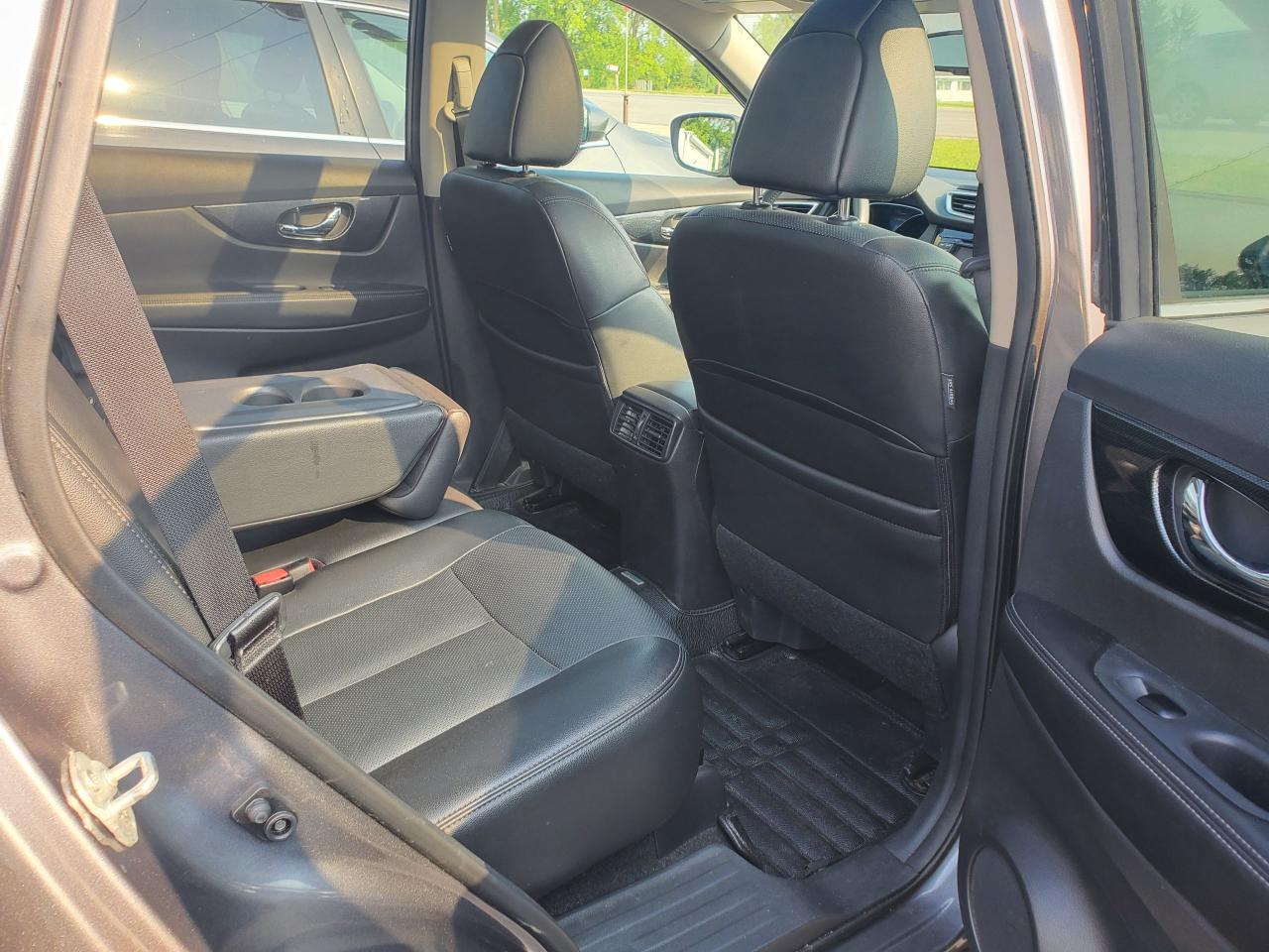 2016 Nissan Rogue SL - Photo #6