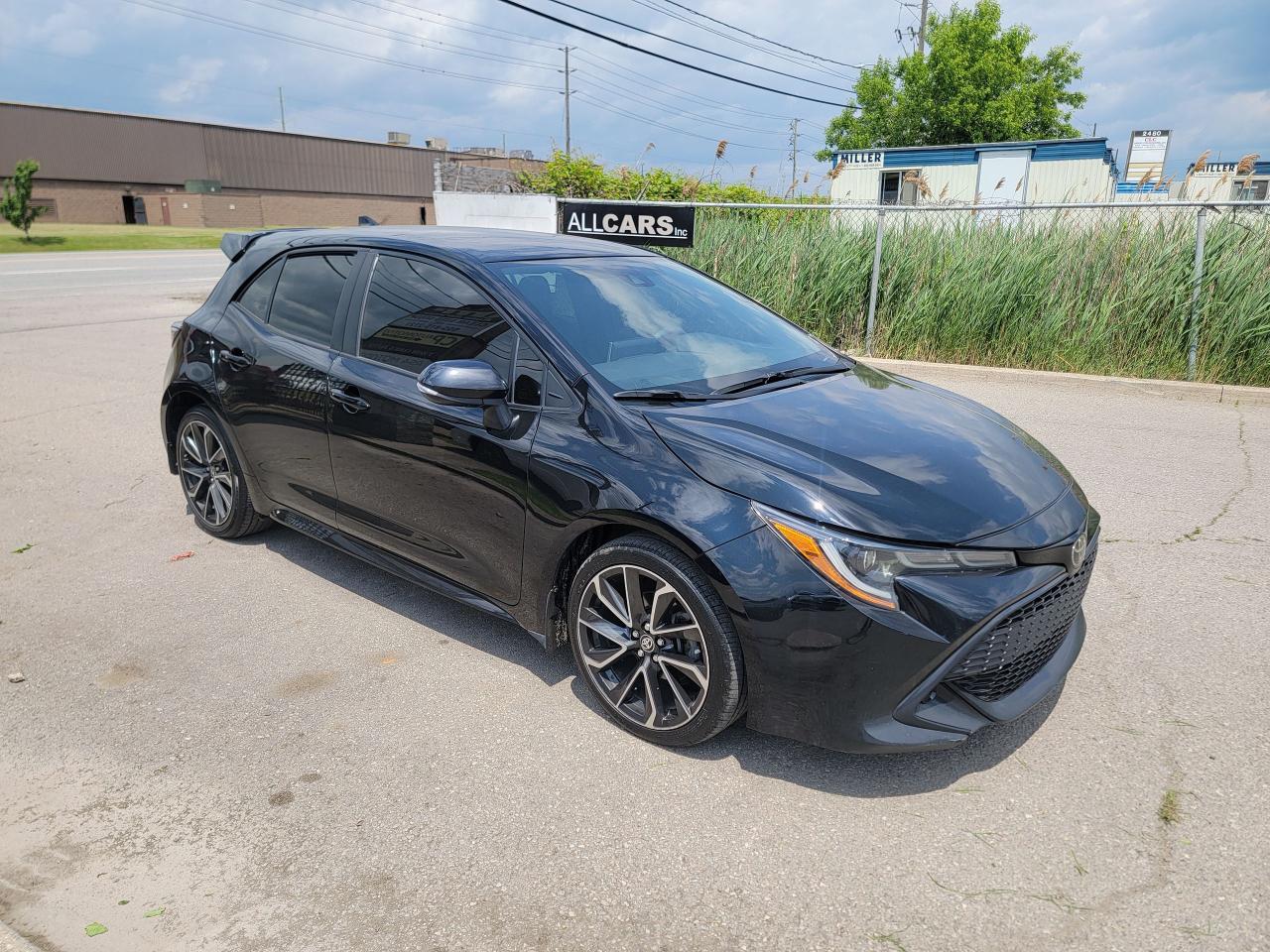 2019 Toyota Corolla SE | HATCHBACK | CLEAN - Photo #3
