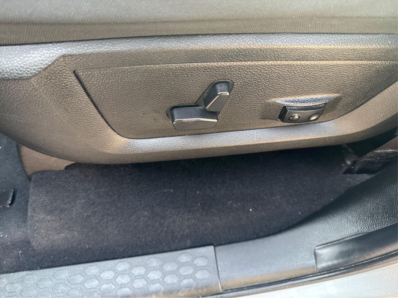 2023 RAM 1500 Crew Cab - Photo #17