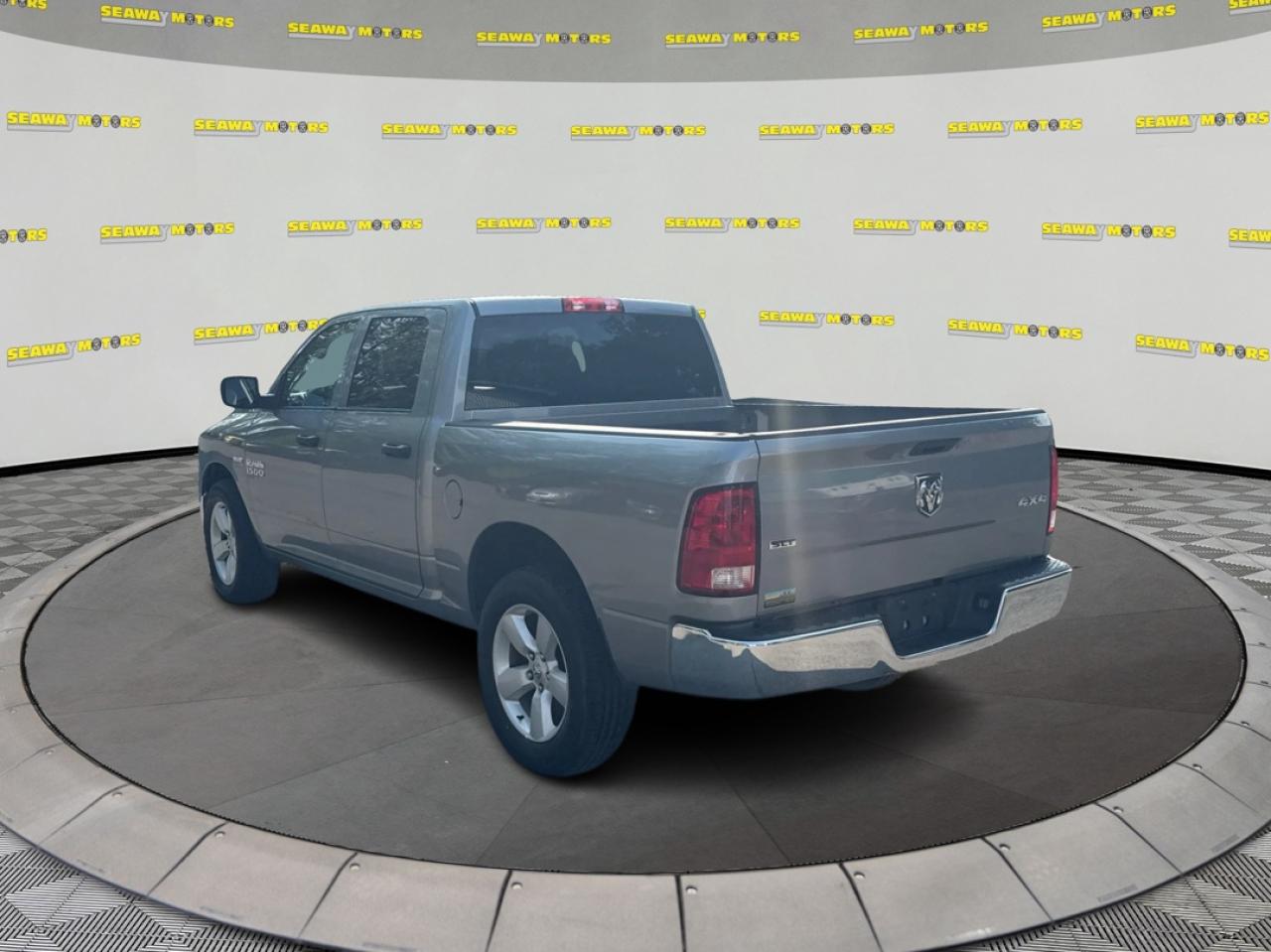 2023 RAM 1500 Crew Cab - Photo #5
