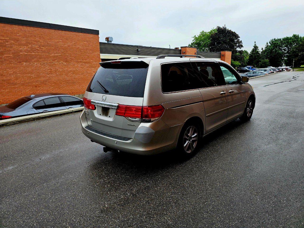 2009 Honda Odyssey EX-L with Rear Entertainment System and Navigation - Photo #5