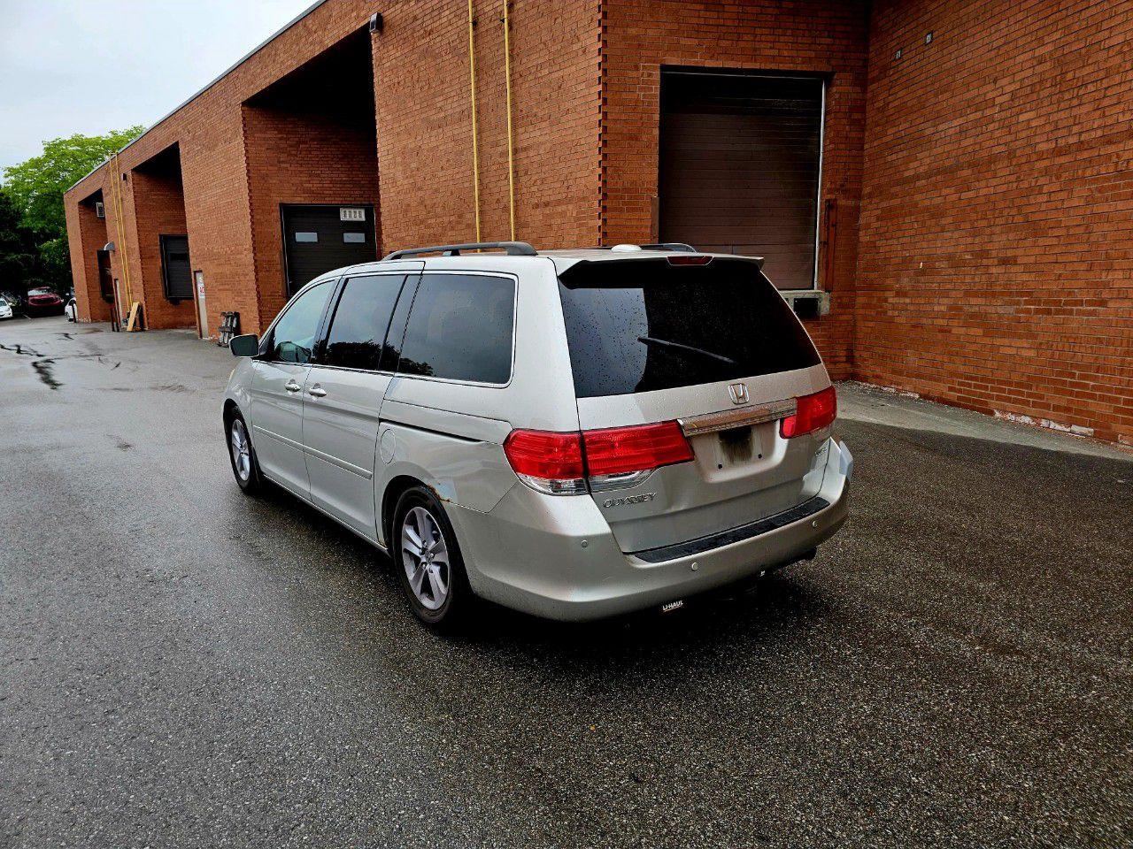 2009 Honda Odyssey EX-L with Rear Entertainment System and Navigation - Photo #7