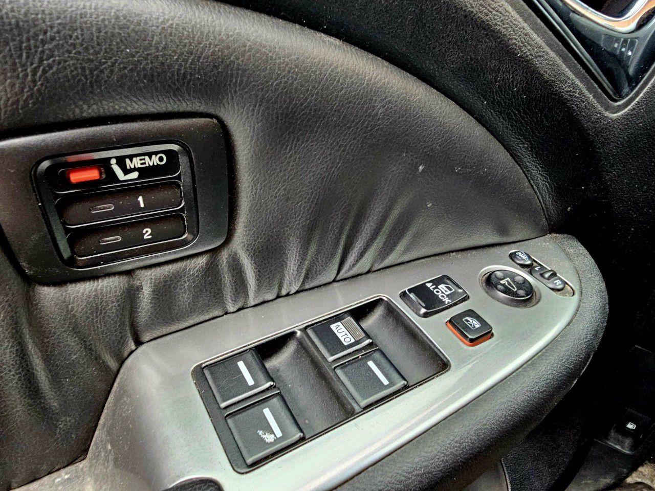 2009 Honda Odyssey EX-L with Rear Entertainment System and Navigation - Photo #13