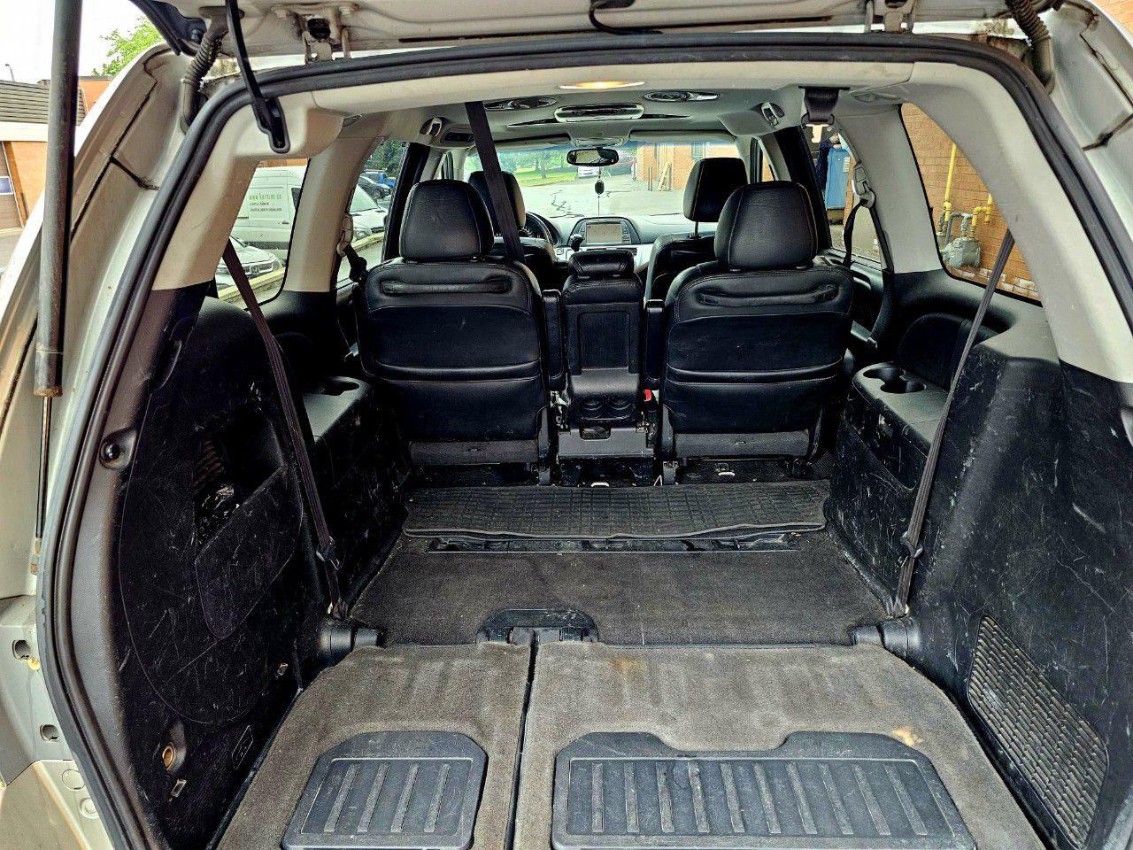 2009 Honda Odyssey EX-L with Rear Entertainment System and Navigation - Photo #17