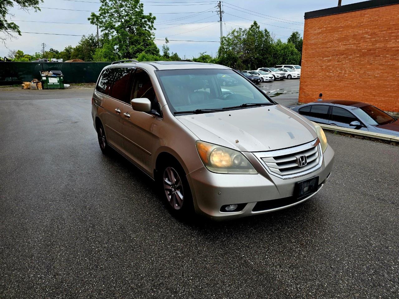2009 Honda Odyssey EX-L with Rear Entertainment System and Navigation - Photo #3