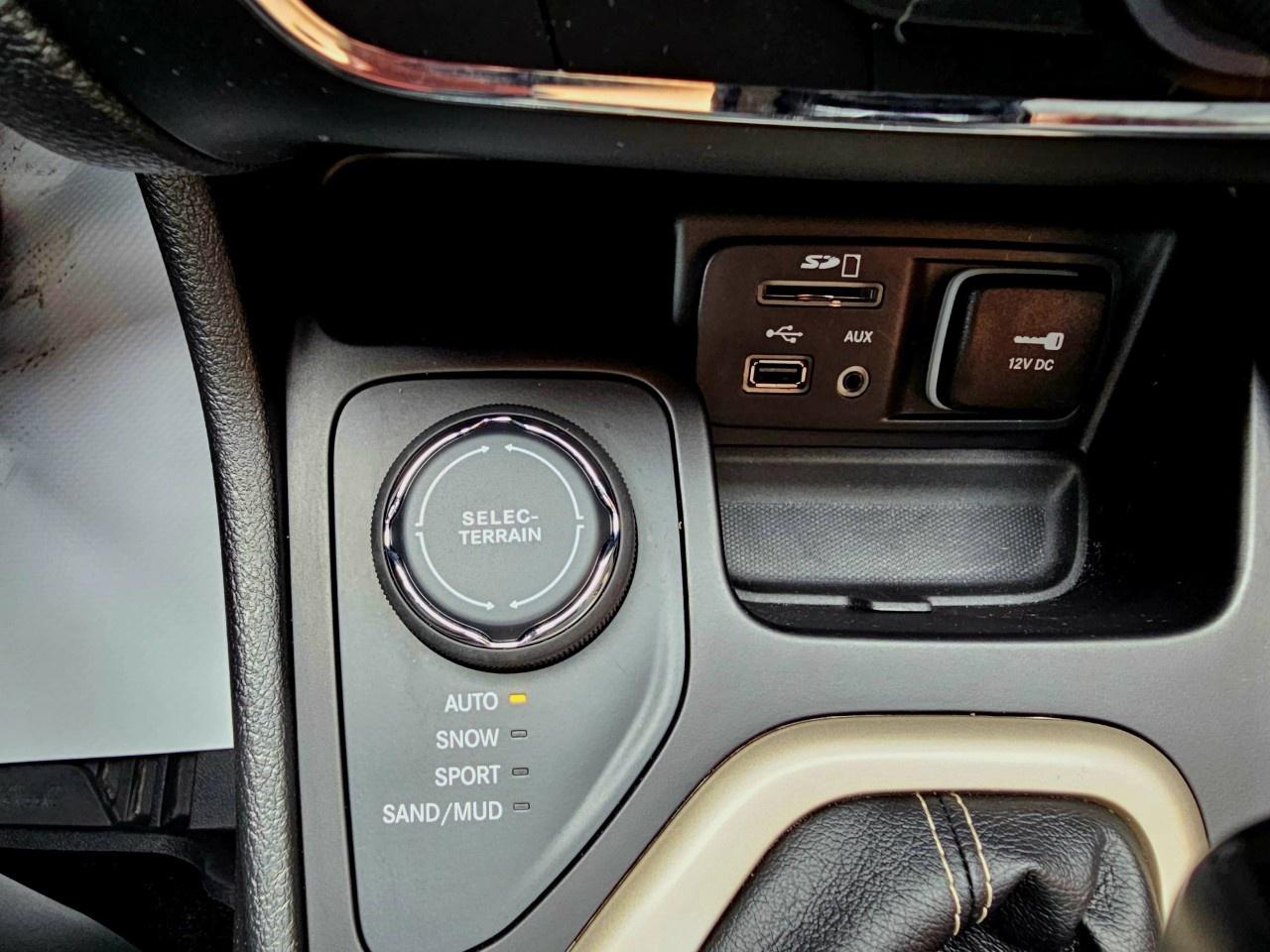2018 Jeep Cherokee High Altitude 4x4 - Photo #15